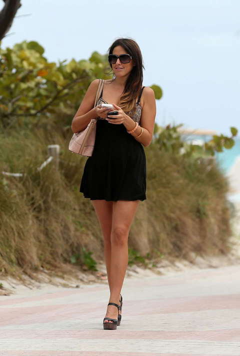 Claudia Romani Show Mezza Nuda In Strada A Miami Lapresse Il Gazzettinoit 2643