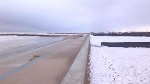 Spiaggia Erosa A Jesolo Il Mare Fa Sparire Tre File Di