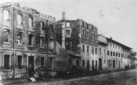 La casa a nord est incontri 1915 La casa a nord est incontri 1915